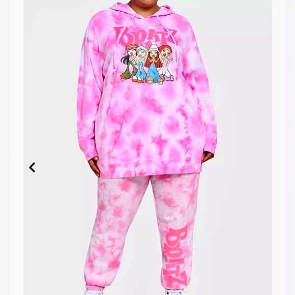 🆕Bratz  tiedye hoodie, multicolor graphic design, kangaroo pouch,hood ties NWOT - Picture 1 of 9